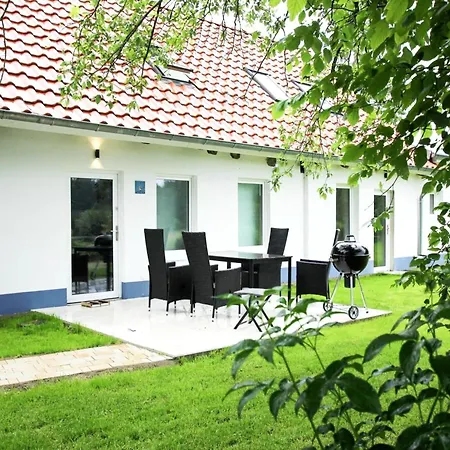 Reihenhaus Tulpe In Lohmen Garden