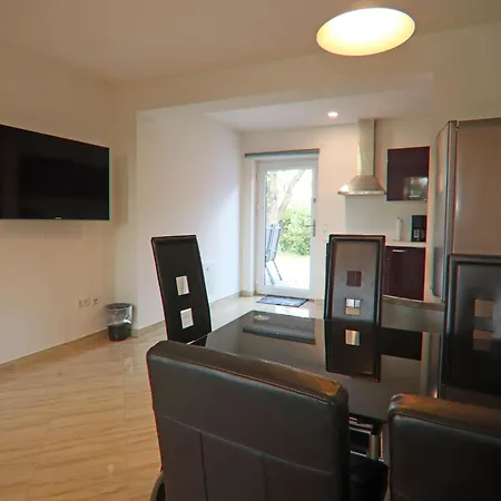 Reihenhaus Tulpe In Lohmen Garden